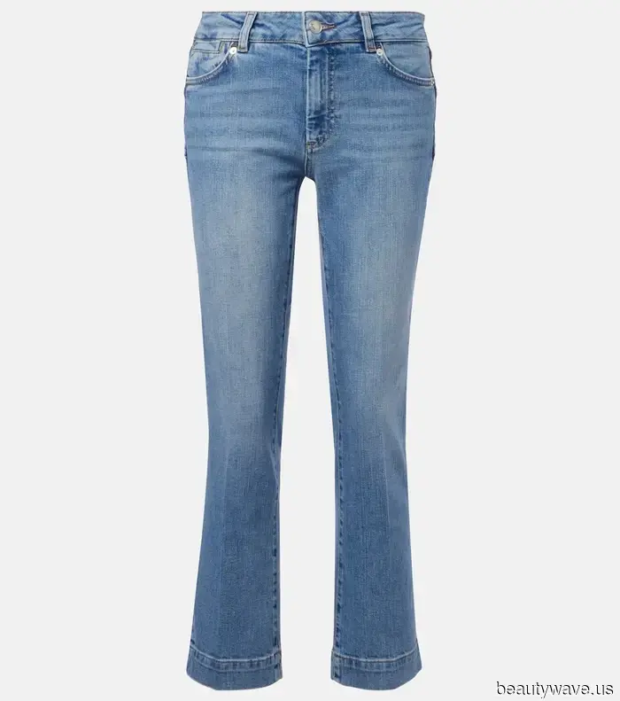 I never expected denim capris to return, but Alexa Chung has just shown me otherwise in Paris.