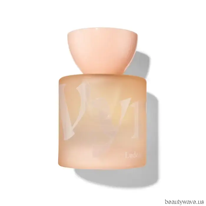 Don’t Shoot the Messenger: This Is the One Fruity Fragrance That Trendy Girls Will Embrace in 2026.