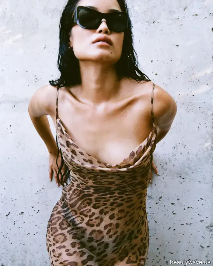 Nicht schwarz, keine Glitzer&mdash;Sienna Miller trug den Partywear-Trend, den die coolsten Stylisten in dieser Saison tragen werden.