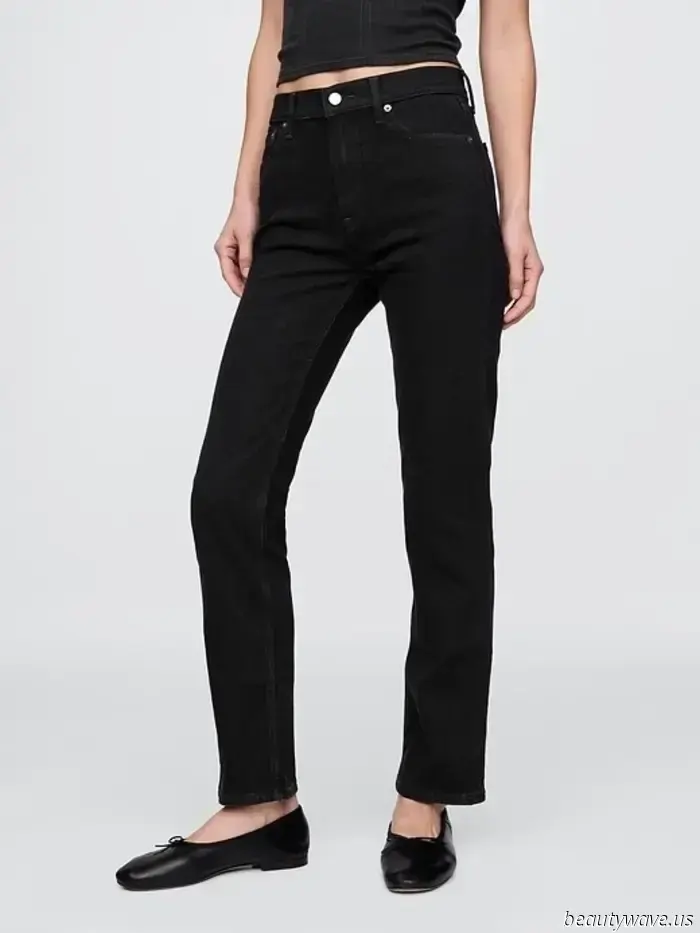 Thanks to Hailey Bieber, this particular pair of Gap jeans is flying off the shelves this week.