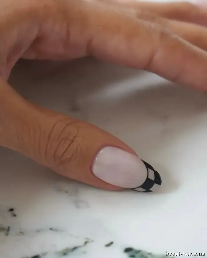 8 design di unghie con punta francese che sono codificati per l'autunno, dall'aspetto costoso e così facili da copiare