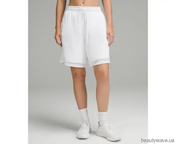 Los pantalones cortos de ciclismo han perdido su brillo&mdash;esta es la tendencia deportiva que la gente de moda está usando en su lugar.