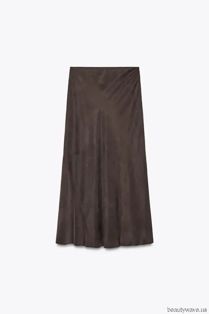 I realize I can’t be Zoë Kravitz, but I can certainly dress like her—6 fall outfits I’m replicating right away.