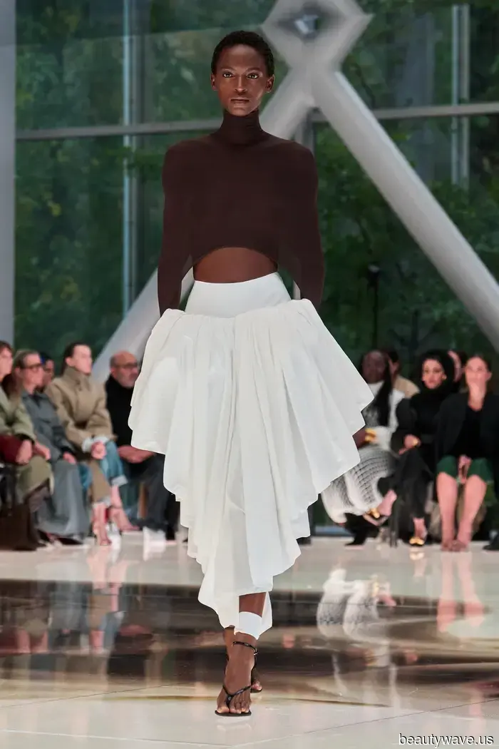 "Ropa Que Llora": El Último Espectáculo de Alaïa Fue una Celebración de la Artesanía