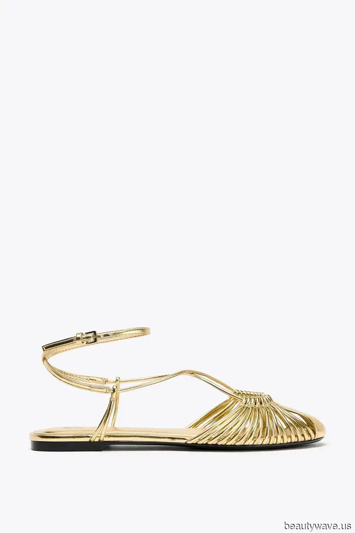 В Стамбуле Дж.Lo надела комплект в тон с трендом цвета обуви, который гарантированно сделает наряды выглядящими богато.