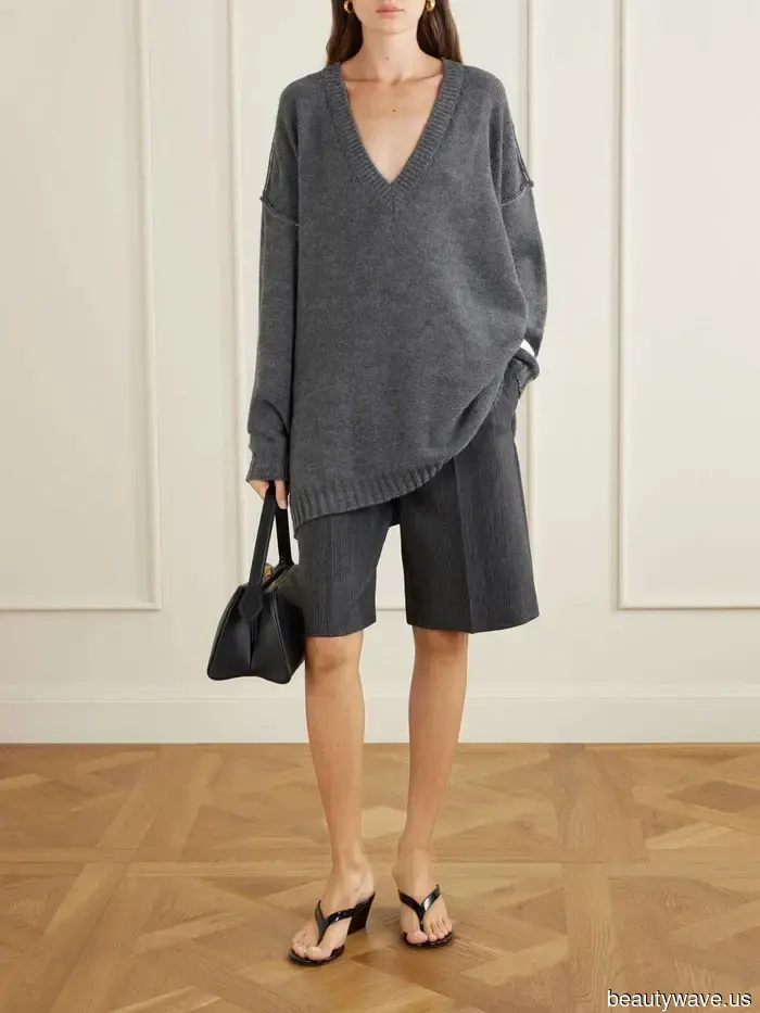 Denim is on the horizon—7 methods Parisian trendsetters are refreshing their jean ensembles for fall.