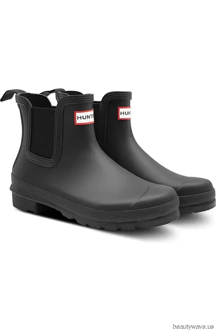 Predigo que estas botas clásicas vistas en la gente de moda de Londres dominarán las aceras de Nueva York este otoño.