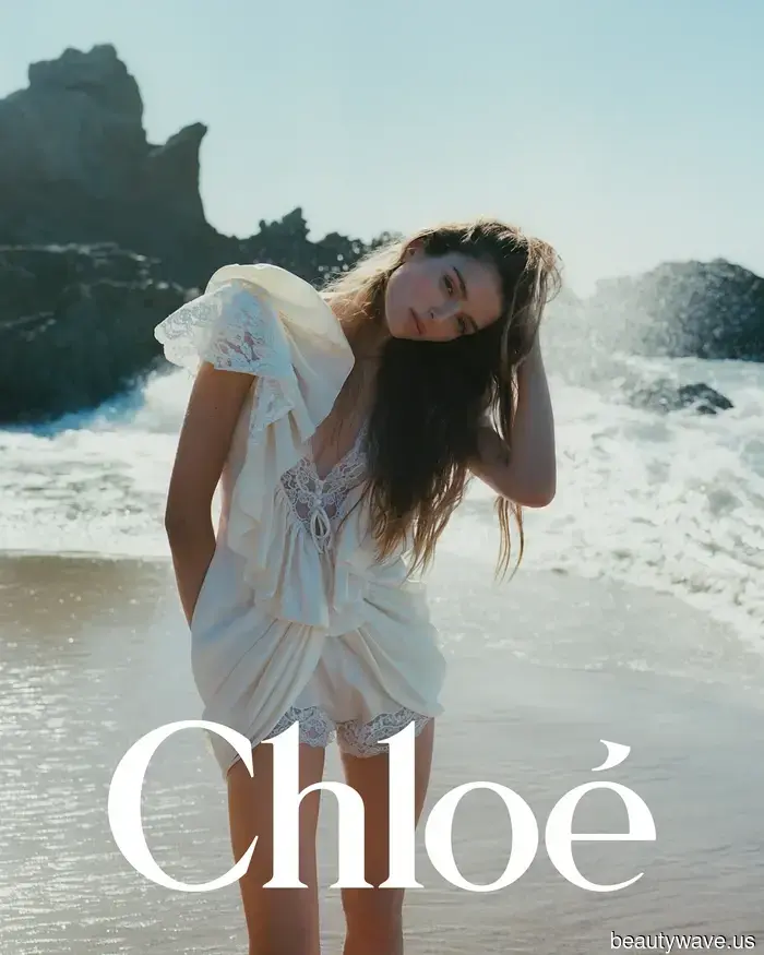 "Light Transforms into a Unique Language" in Chloé's Summer 2026 Campaign—Explore the Stunning Photos