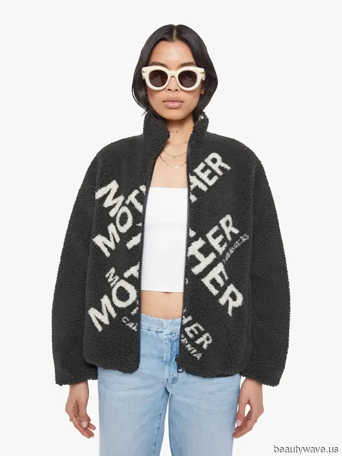 El anuncio de embarazo de Hailee Steinfeld está a punto de hacer que esta chaqueta de forro polar de moda se agote.