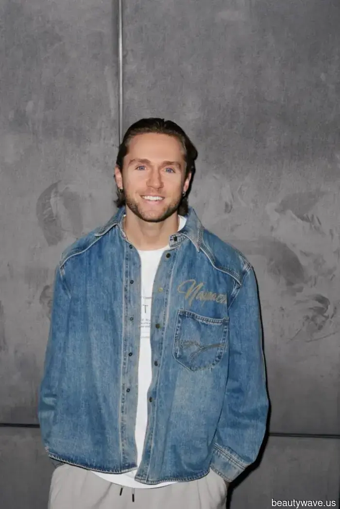 Vlad Sokolovsky, the group "Fabrika," and Ignaty Vinturov at the Bloom & Sing evening at HIDE