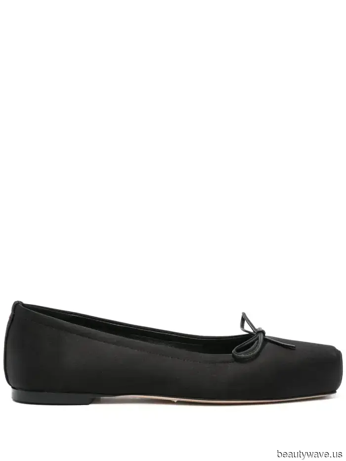 They're Here: The It Designer Flats That Stylish Girls Are Pairing With Levi's Jeans This Spring