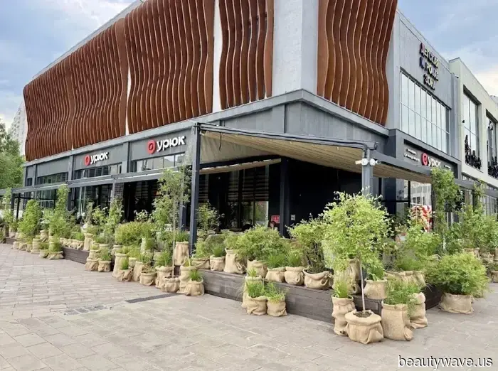 A new "Uryuk" has opened at VDNH – a Middle Eastern cuisine restaurant by Anton Viner.