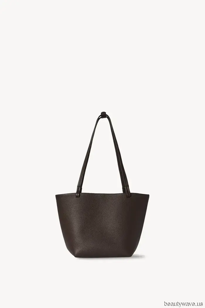 Ich sage es voraus: Diese weniger bekannte The Row Tasche wird der nächste Kultkauf sein.