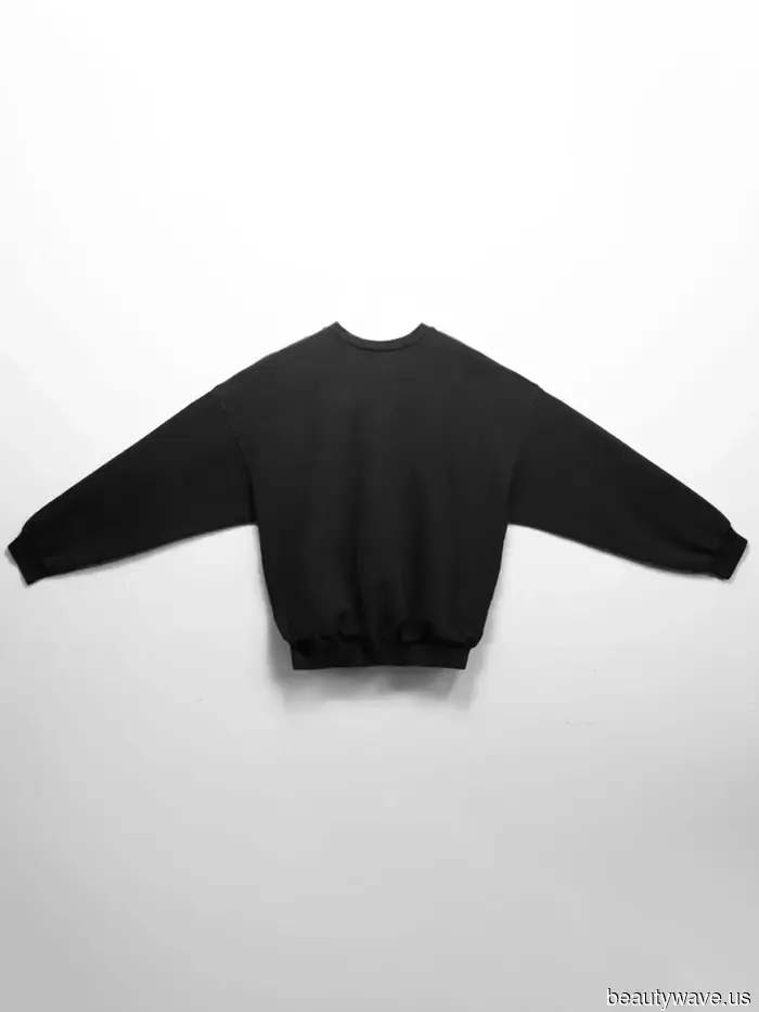 I'm a stylist who travels frequently—this is what I prefer to wear after a long journey.