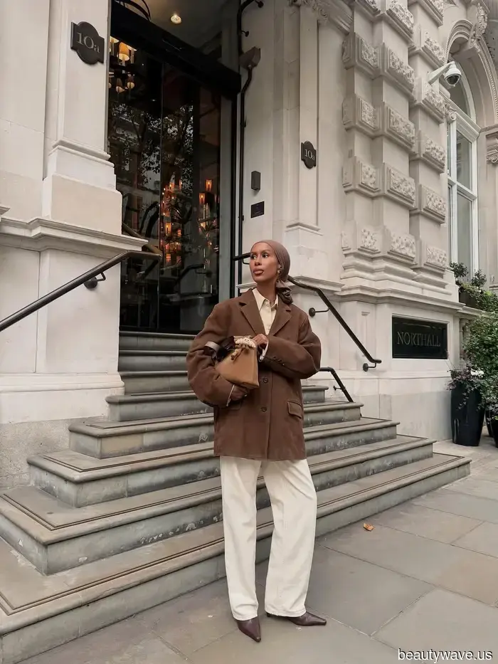 No one does winter fashion quite like Londoners—here are 7 ideal ways they're styling jeans and boots this season.