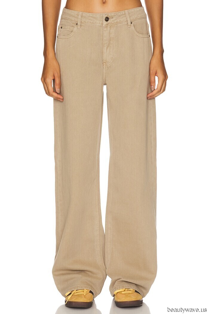 Not Slim, But Not Baggy—6 Fresh (and Trendier) Spring Jeans Styles People Are Embracing Instead