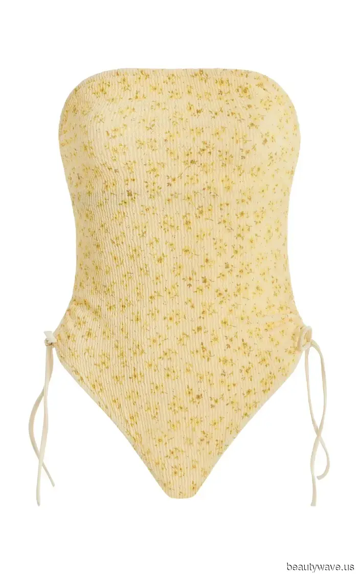 The Trendiest Dressers in NYC Are Currently Embracing Florals.