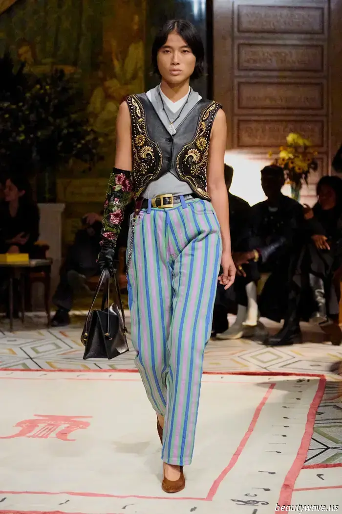 Dario Vitale Infuses Sex Appeal and Miami Beach Luxury into His Debut for Versace