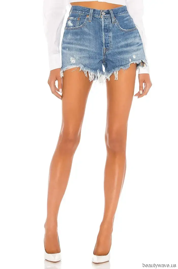 5 Tendenze di Pantaloni Corti Estivi che le Persone di Moda Stanno Abbinando con le Loro Ballerine Questa Estate