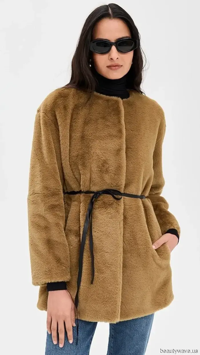 Cada mujer elegante debería tener este estilo de abrigo en su guardarropa de invierno.