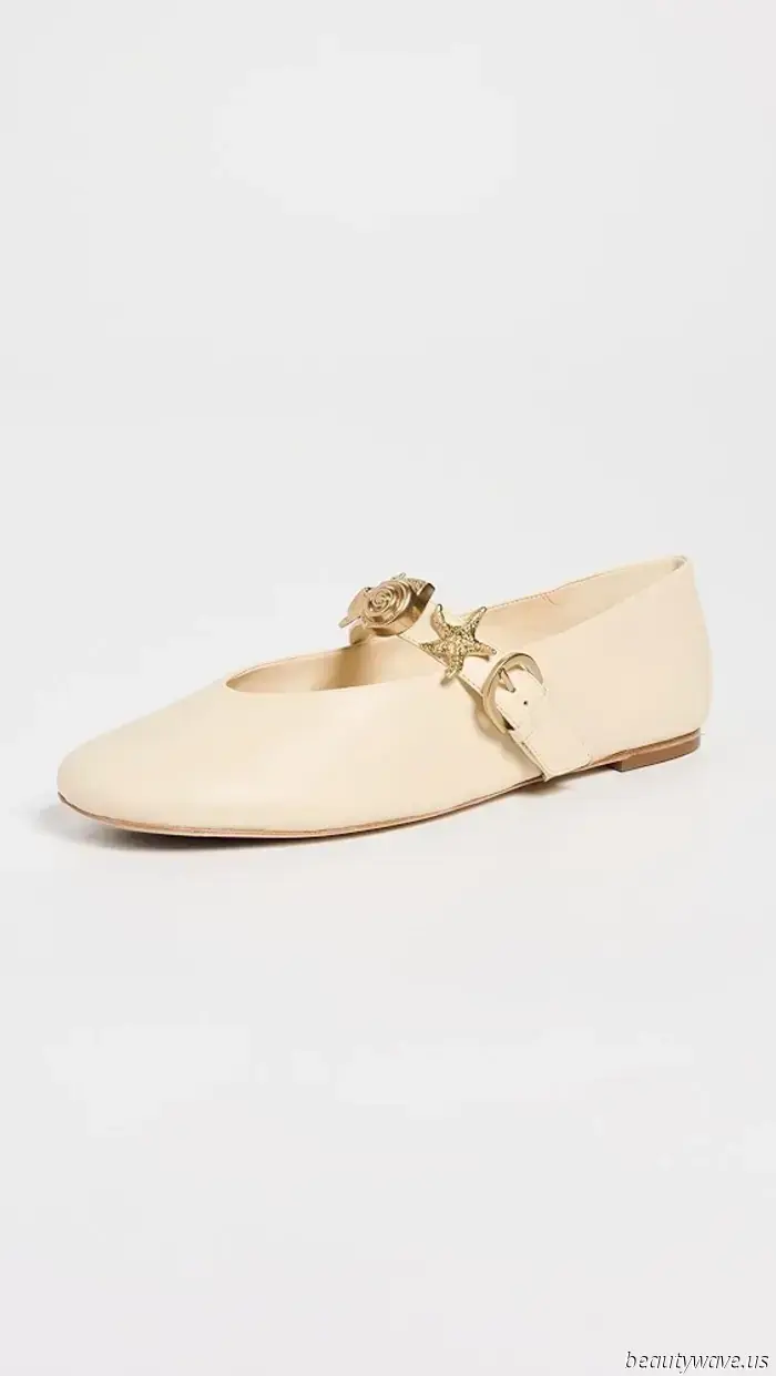 Questa è la tendenza delle scarpe basse eleganti che le donne raffinate indossano improvvisamente con i jeans bianchi