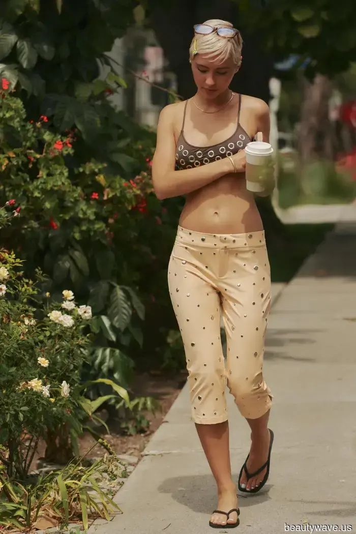 From the LES to Silver Lake, Gen Z It Girls Are Embracing These 7 Summer Micro-Trends.