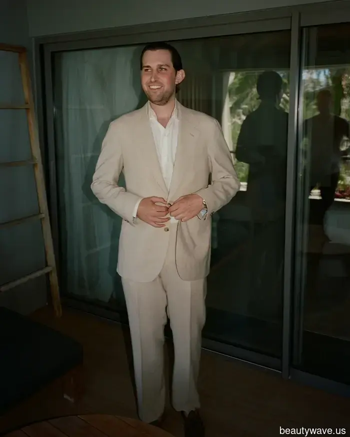 Phoebe Philo! Ralph Lauren! Colleen Allen! Die Braut trug 7 makellos elegante Looks für ihre Hochzeit in Saint Bart's.