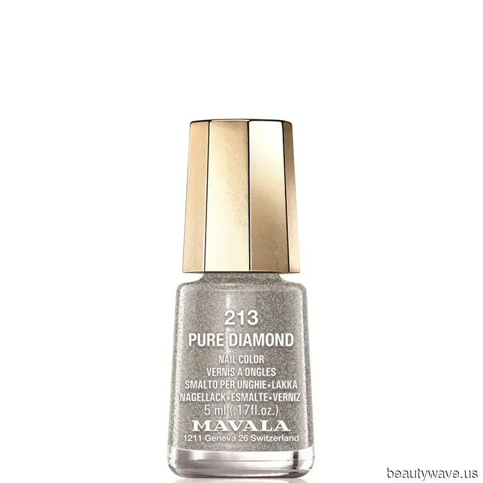 The 7 Winter Nail Trends Worn by French Girls in Paris Right Now