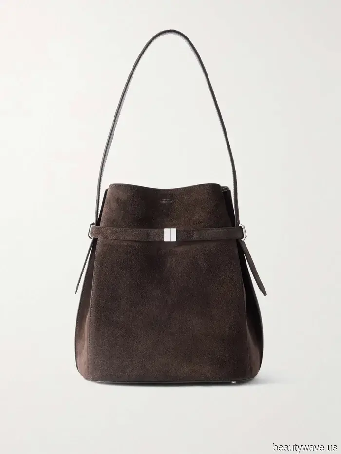 I work in fashion—here are the 10 fall investment items that I *am certain* are worth the purchase.