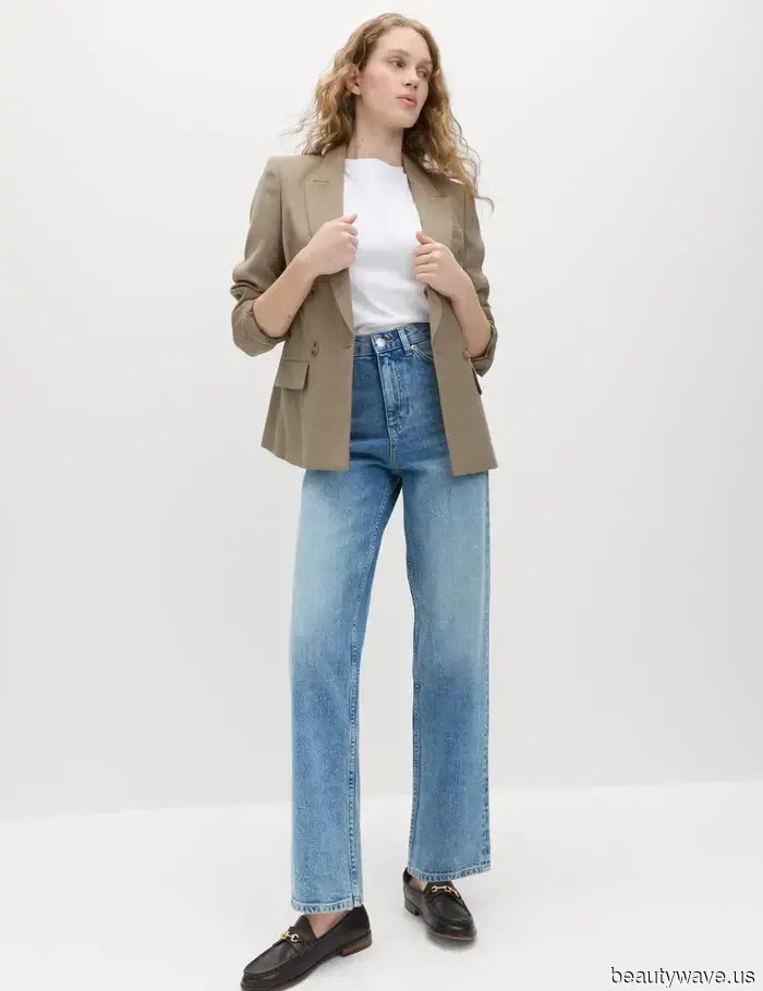I'm convinced: Jeans look most stylish paired with this lovely blouse trend this spring.