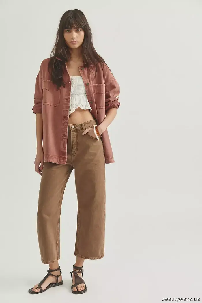 Kaufe keine blauen Jeans, bis du den Denim-Farbtrend siehst, den It-Girls mit Loafers tragen.