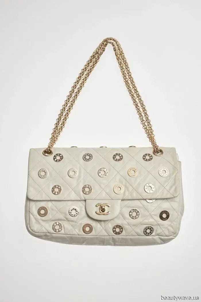 5 Essential Tips for Purchasing Vintage Chanel, Straight from the Fashion Experts Who Acquire It