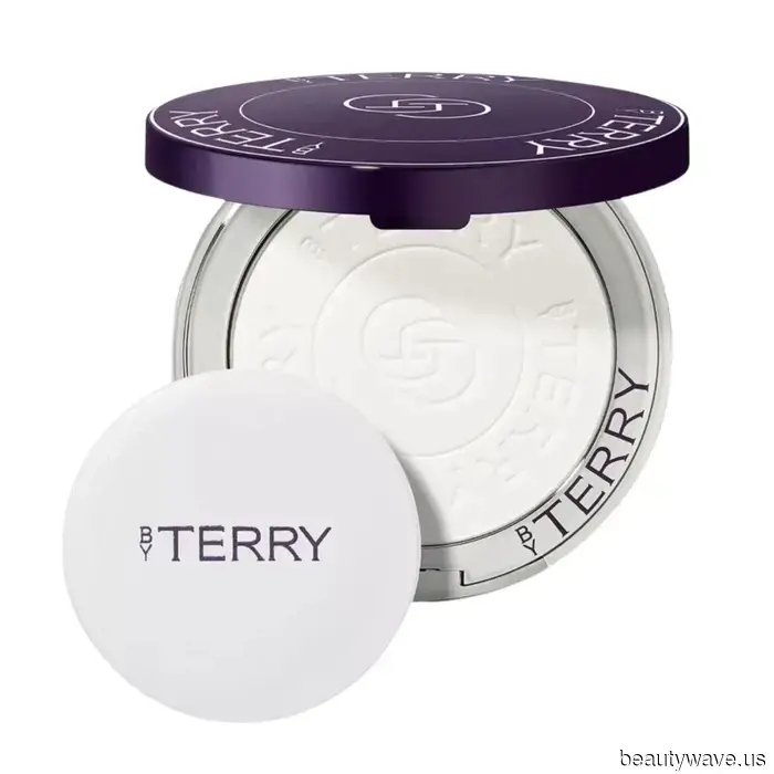 This is the product recommended by experts that keeps my makeup intact throughout the day.