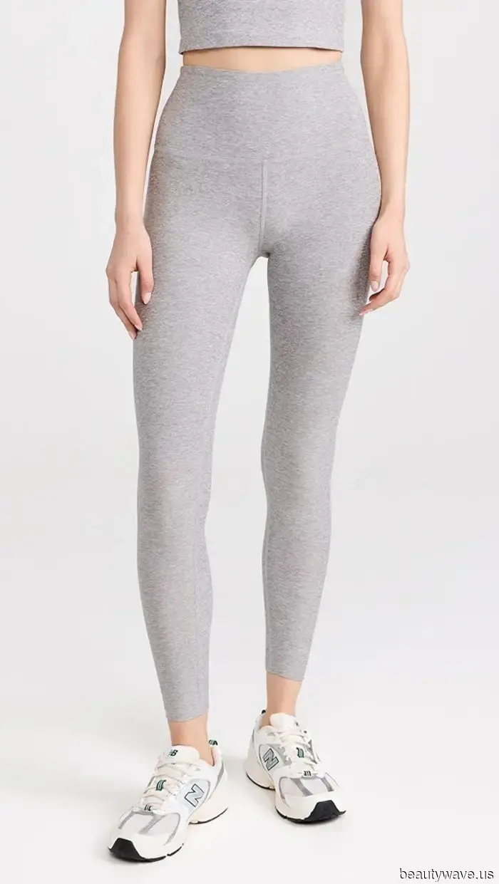 It's Arrived: The Autumn Sneaker Color Trend to Pair with the Legging Hue Every It Girl Will Have in 2026.