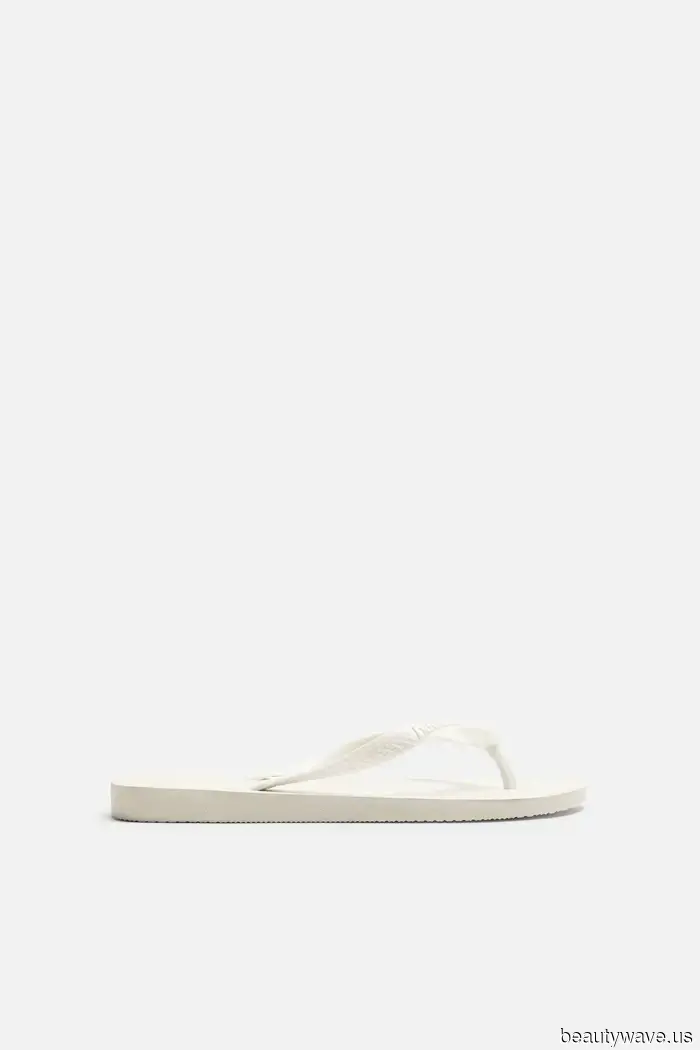 Ich dachte, ich hasse die Mode der 2000er, aber diese Retro-Sandalen-Trends sind tatsächlich schick.