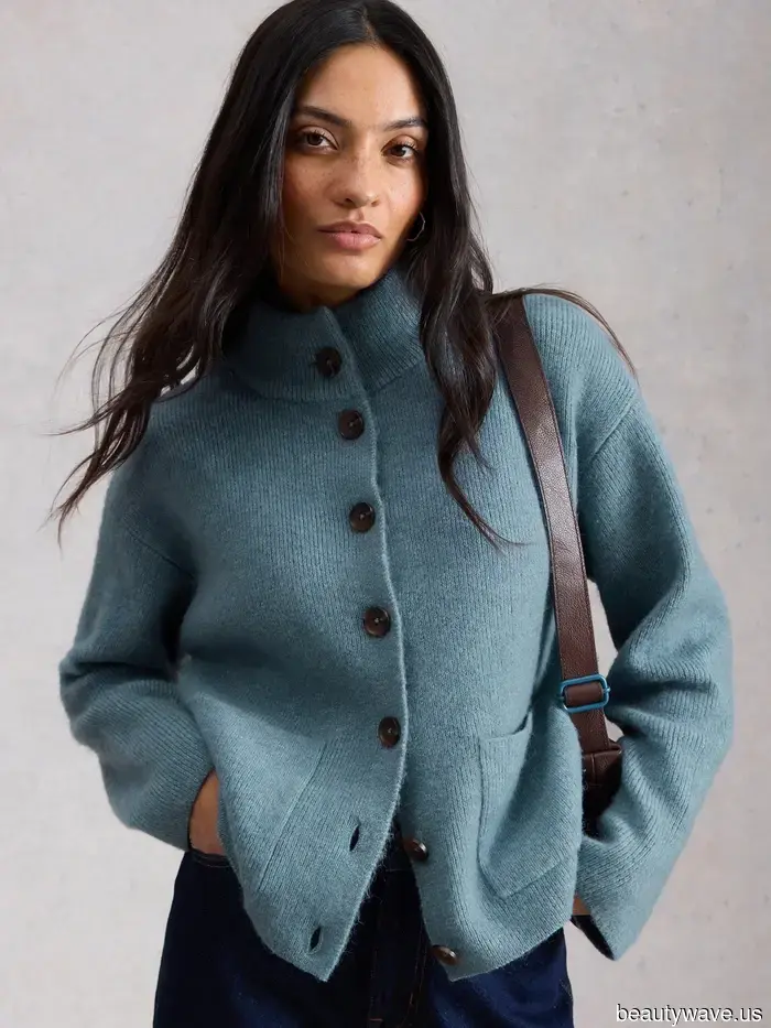 Sostén los Cárdigans de Cuello Redondo&mdash;En 2026, las Mujeres con Buen Gusto Están Usando Este Estilo Chic en su Lugar