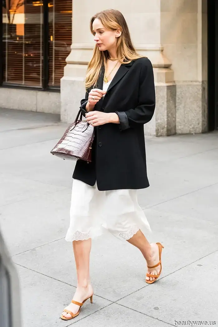 While white maxi skirts are stylish, this particular skirt trend is gaining popularity this summer.