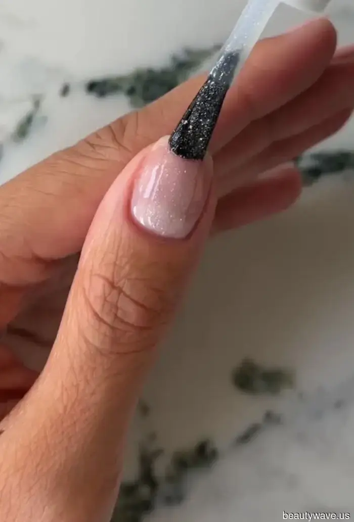 Cuando quiero que mis uñas se vean discretas y saludables, estos esmaltes cumplen.