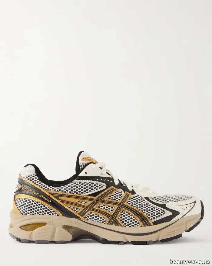 As a Fashion Editor, here are 5 timeless, winter-appropriate shoes that should be included in every capsule wardrobe.