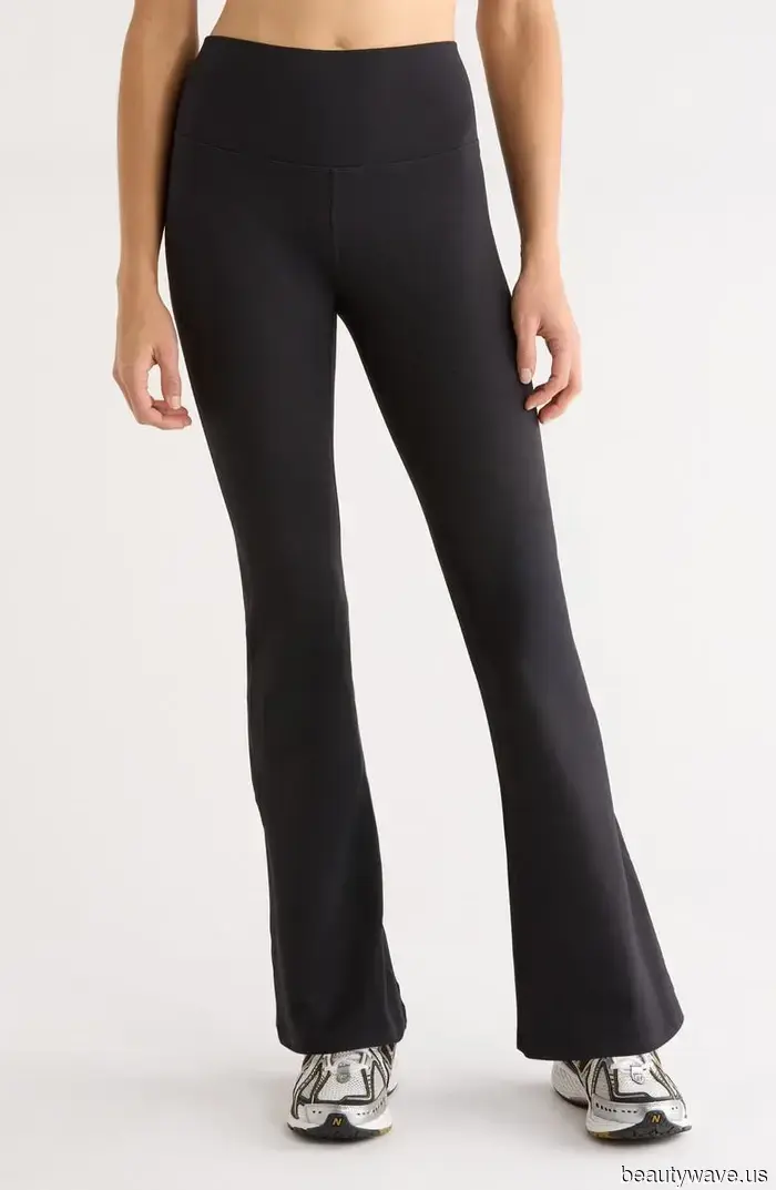 Discovered! The Sneakers That Complement the Legging Trend Favored by It Girls