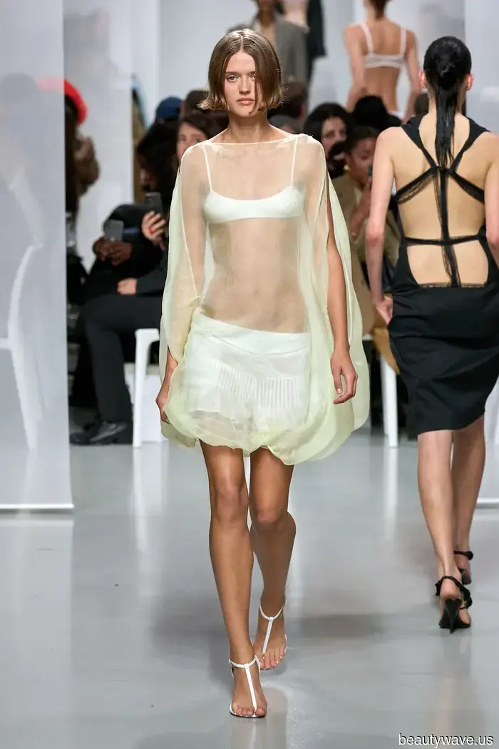 The "Barely-There" Look Has Returned—5 Tips to Perfect This Controversial Trend Beloved by Fashion Insiders for…