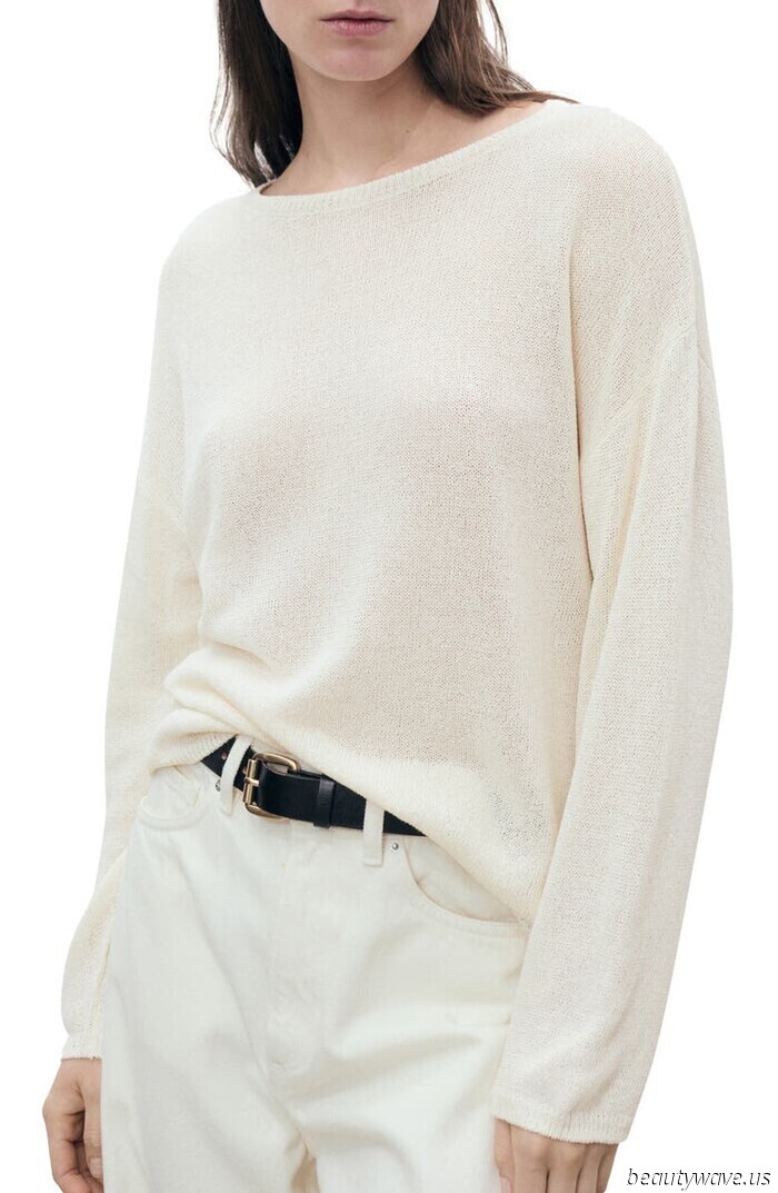 Chic women in Marseille and Cadaqués replace their cashmere sweaters with this lighter alternative every summer.