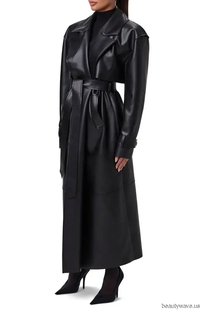 Giuro che vestirsi come Hailey Bieber durante il Pilates rende la mia forma infinitamente migliore.