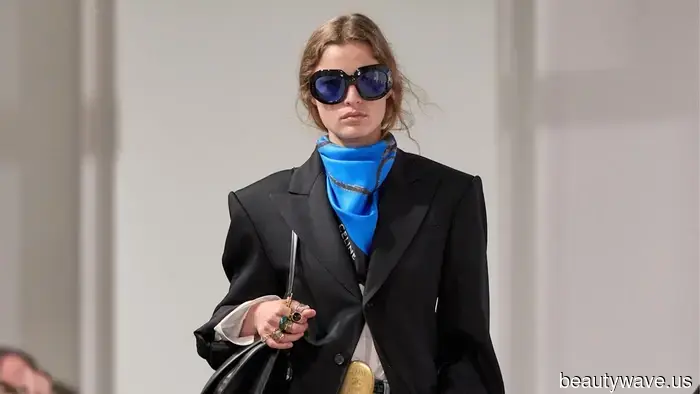 Who What Wear editors shared with me their top 25 fashion discoveries for this month.