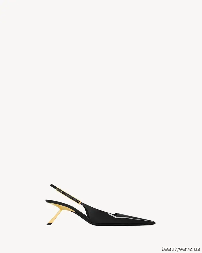 These two essential winter wardrobe pieces are crucial for creating one of the most sophisticated outfit combinations imaginable.