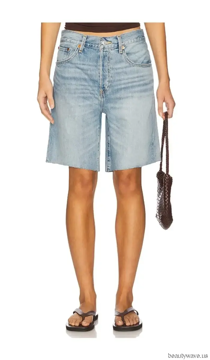 6 Surprisingly Chic Denim Shorts Looks That the Fashion Set Is Sporting
