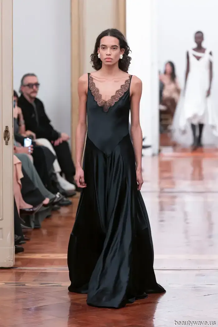 The Beautiful Dress Trend That Everyone Is Choosing Over Jeans and Trousers