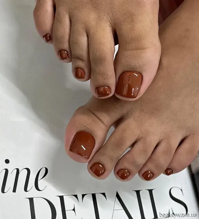 The Most Stylish Individuals Are Sporting This High-End Looking Nail Color on Their Toes This Spring.