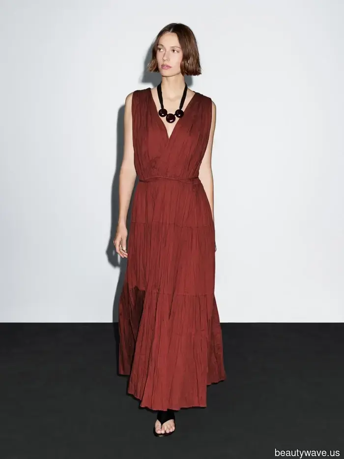 Lasciami mostrarti come apparire molto chic in questo momento, un acquisto alla volta di Massimo Dutti o Arket.