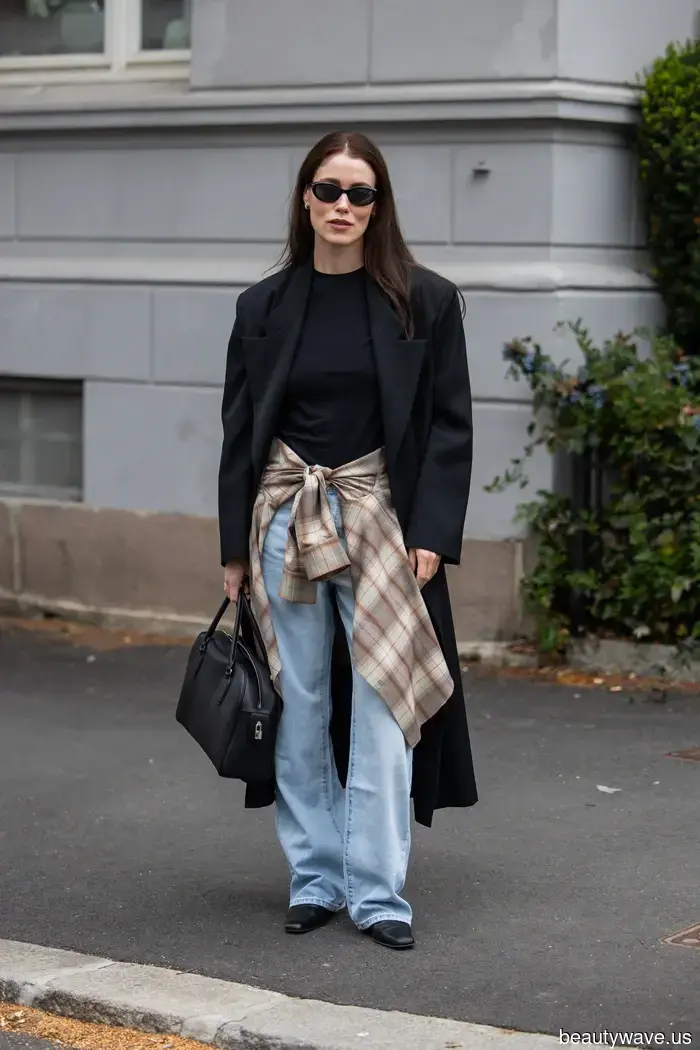 Vergessen Sie Seidenschals&mdash;Modebewusste Menschen überall binden dieses Herbst-Essential stattdessen um ihre Taille.